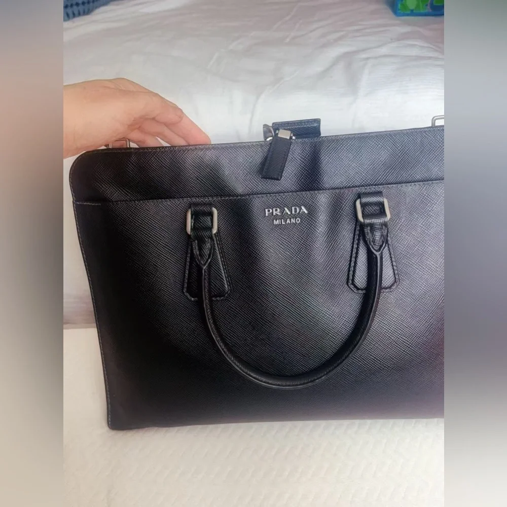 PRADA Saffiano Leather Black Tote Bag Structured‎ Work Bag Elegant Business
